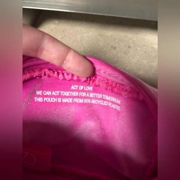 Valentino & Ever Makeup Beauty Bundle - Picture 3 of 7